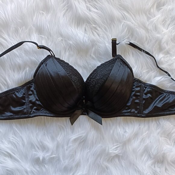 Black satiny push-up bra with bow and lace accents - Picture 3 of 5